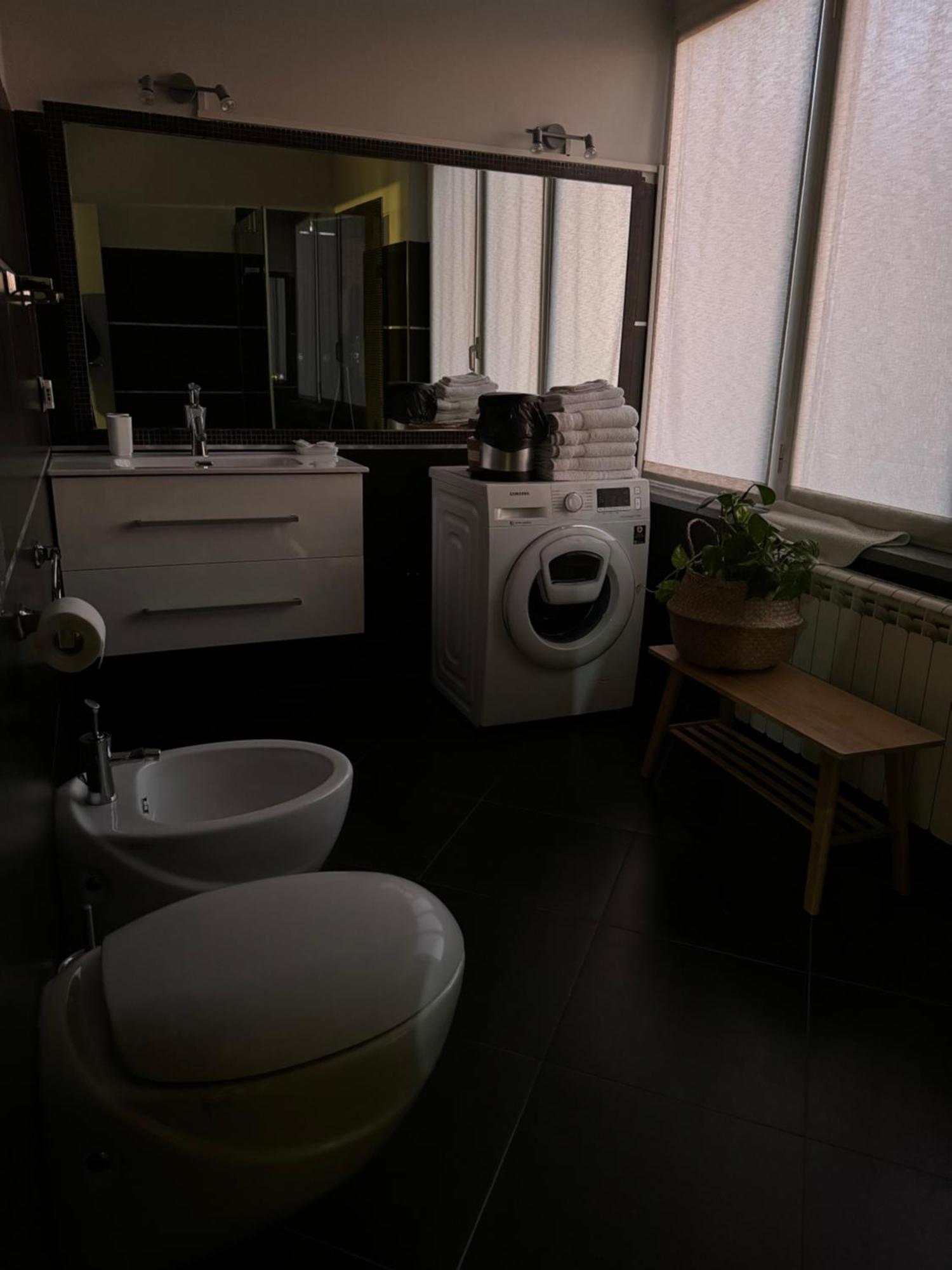 Le Tre Ca', Ca' Cecilia, Ca' Nina, Ca' Vittoria Apartment อัสตี ภายนอก รูปภาพ