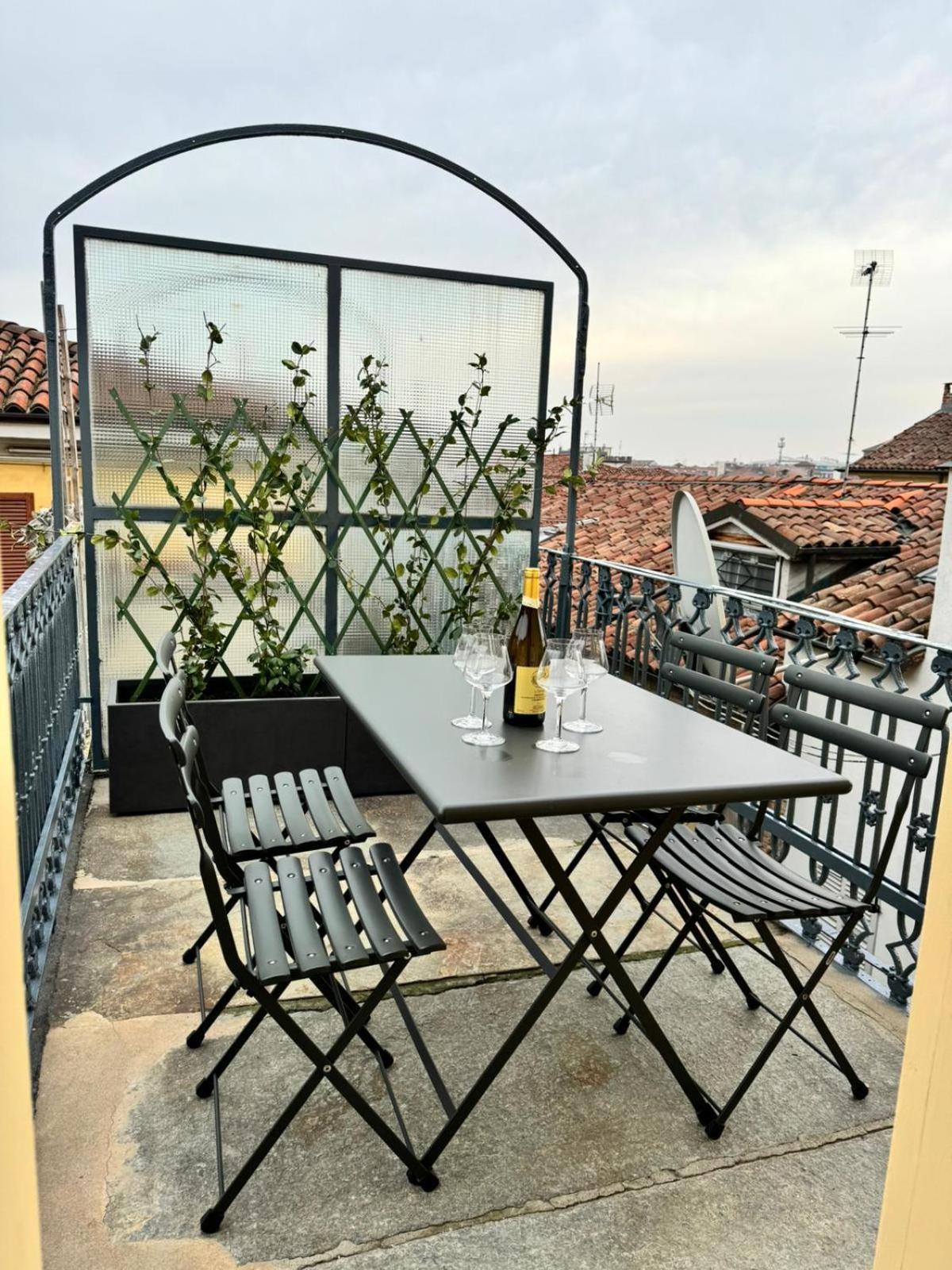 Le Tre Ca', Ca' Cecilia, Ca' Nina, Ca' Vittoria Apartment อัสตี ภายนอก รูปภาพ